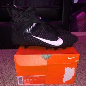 Nike Alpha Menace Elite 2’s